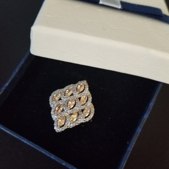 Swarovski Elements  Marquise Yellow stone Ring Women's size 7 - Picture 3 of 11